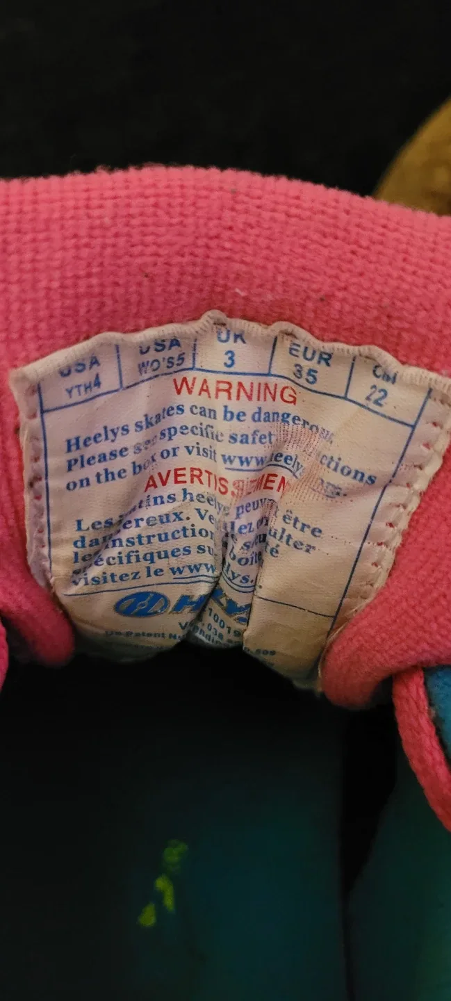 Heelys Skates, Youth Size 4 image indicator(3)