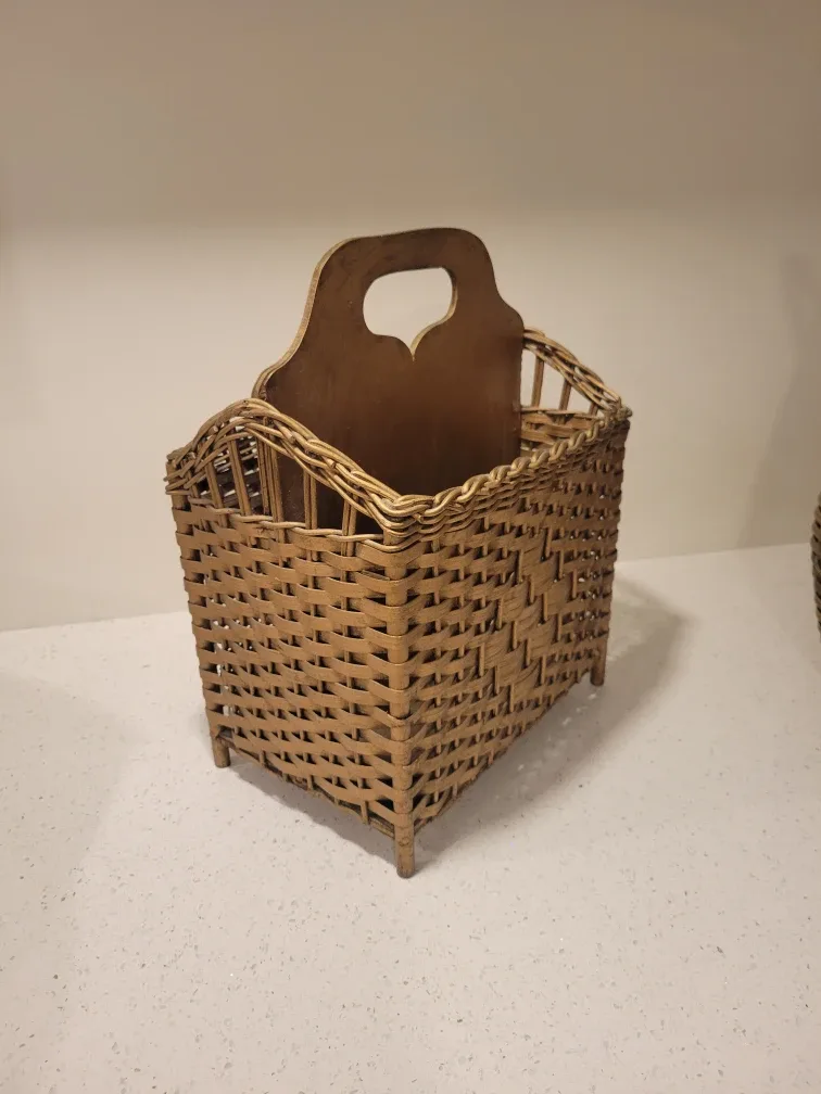 Woven Wicker Magazine Rack. Farmhouse basket image indicator(6)