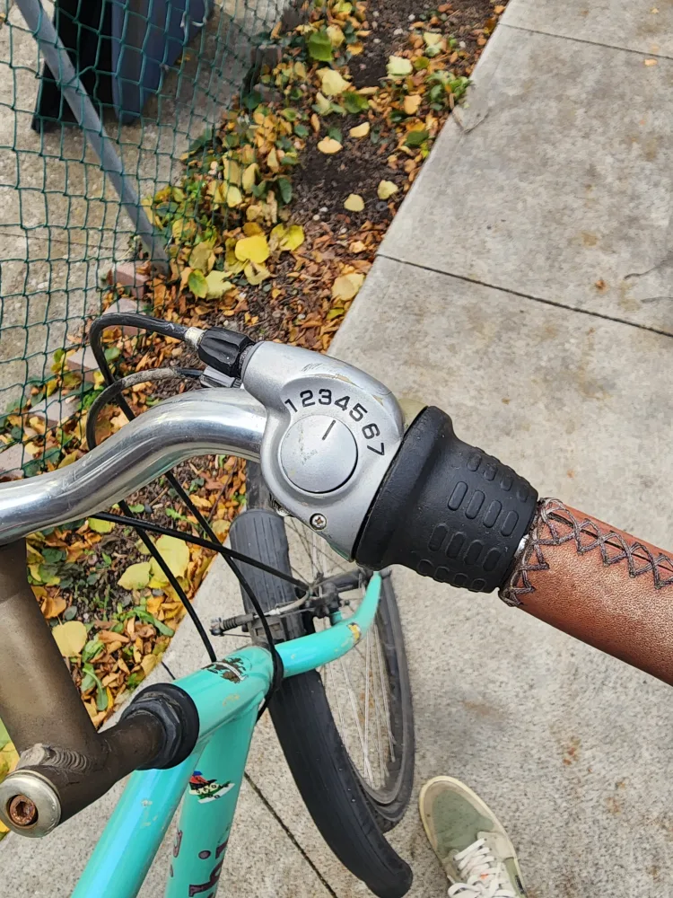 Bianchi Milano Cafe Racer Bike - Turquoise image indicator(6)