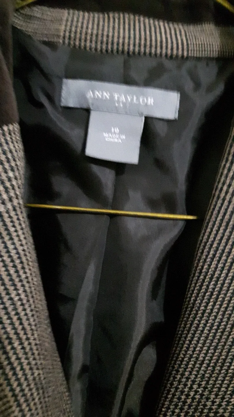 Giorgio Armani Blazer - Size 44 image indicator(7)