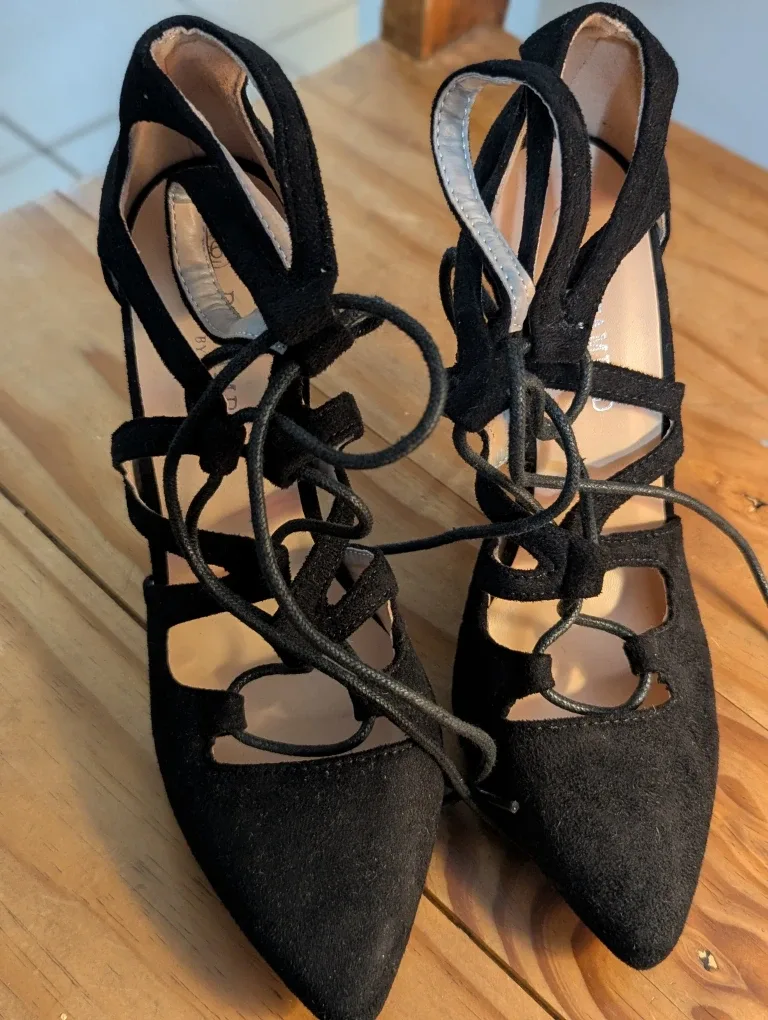 Branded Sirens Heels - Like New!