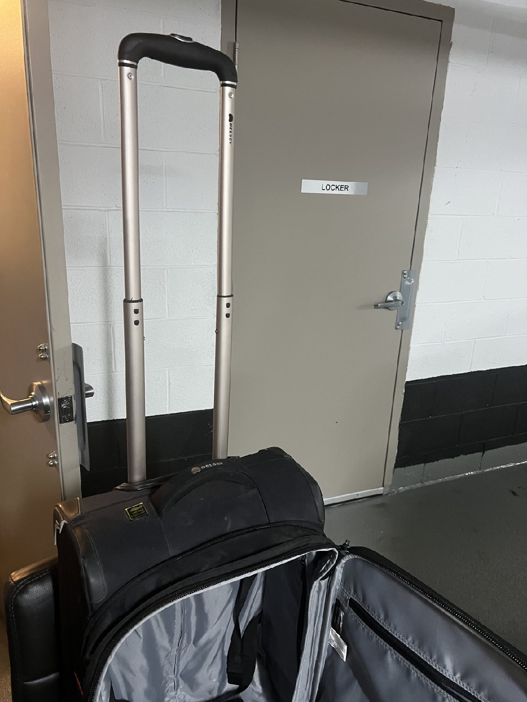 delsey carry on luggage - photo 3