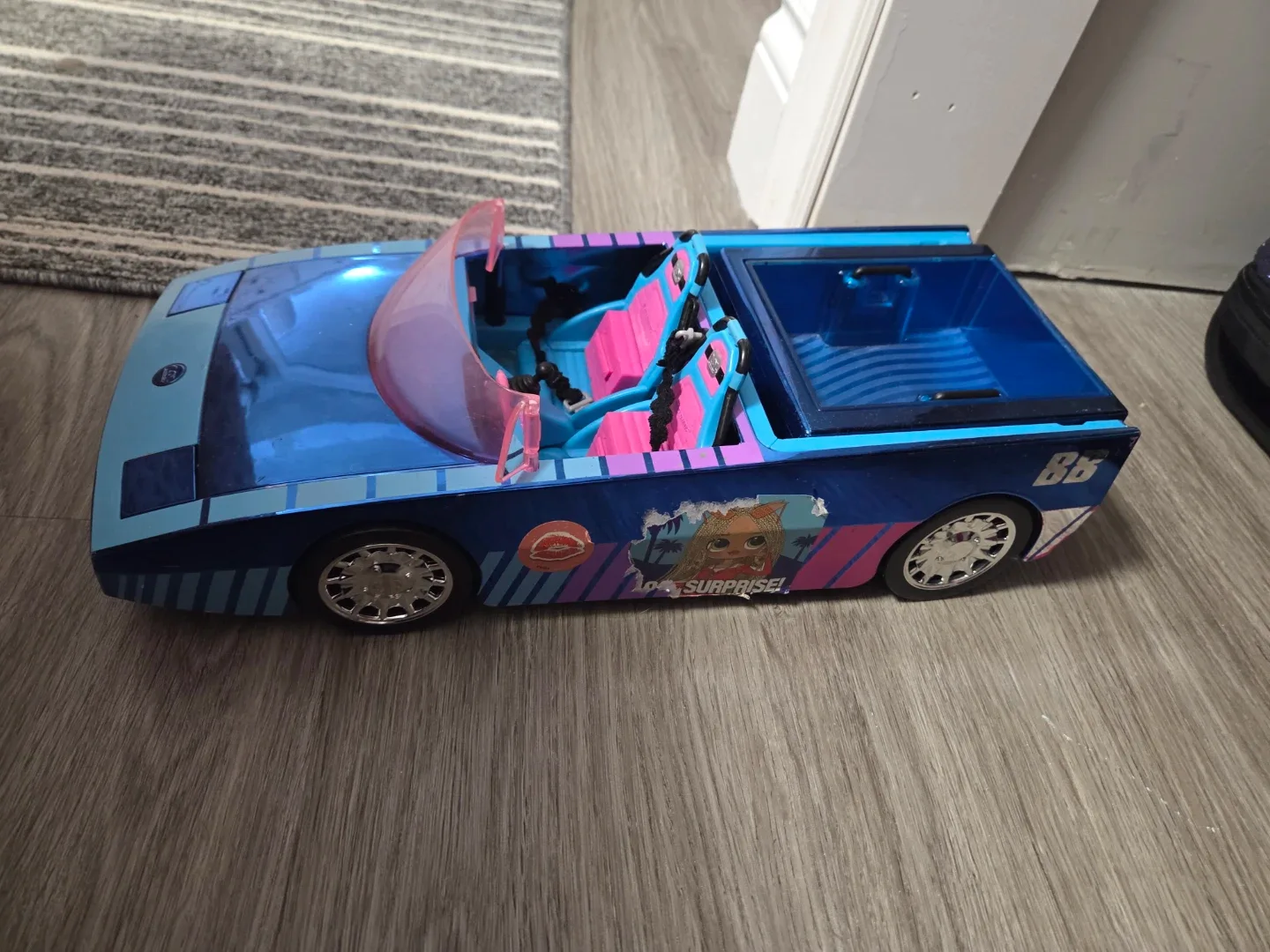 Barbie car and LOL car image indicator(2)