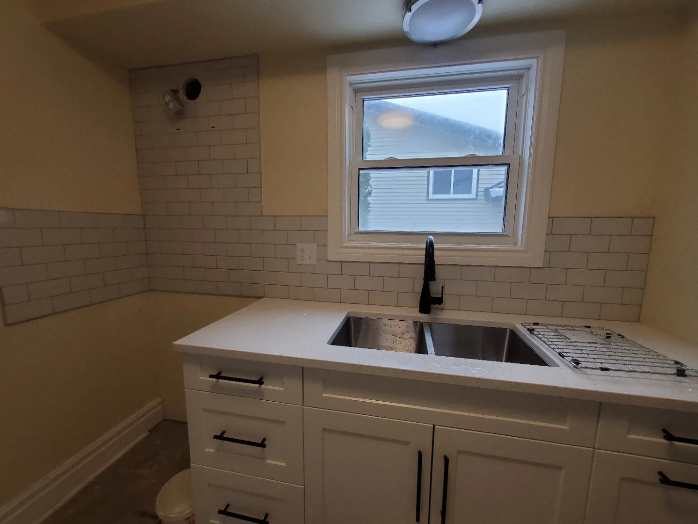 Indoor and outdoor renovations image indicator(5)