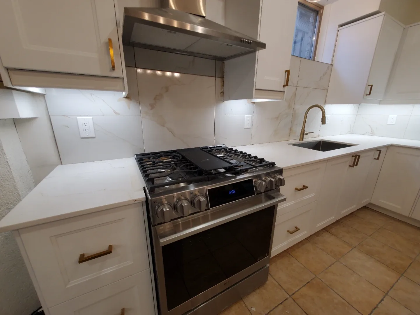 Indoor and outdoor renovations image indicator(6)