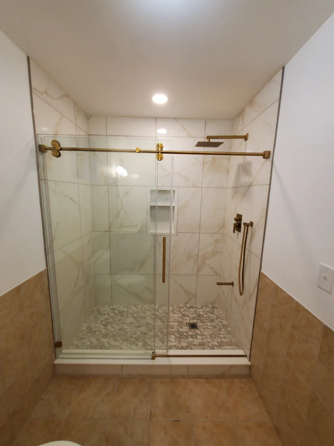 Indoor and outdoor renovations image indicator(8)