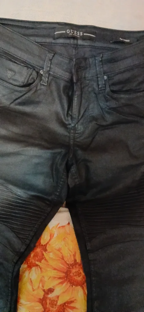 Guess Los Angeles Slim Tapered Jeans, Size 30 image indicator(2)