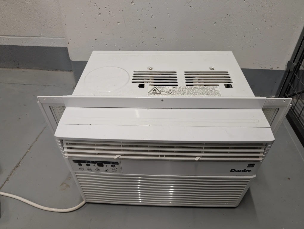 Danby 8000 BTU Window Air Conditioner - photo 2