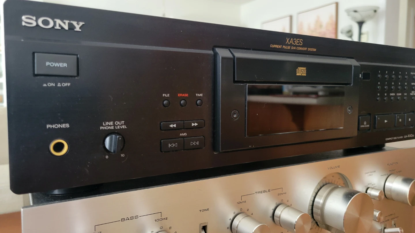 Sony XA3ES Compact Disc Player - photo 4