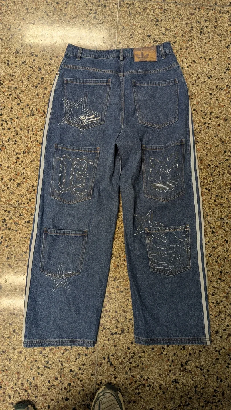 Adidas GFX baggy jeans image indicator(2)