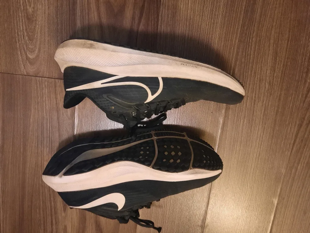 $5 Nike Men's Sneaker Size 8.5