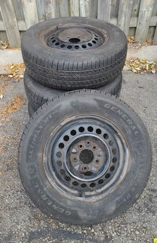 General AltiMAX RT43 205/70R15 Winter Tires