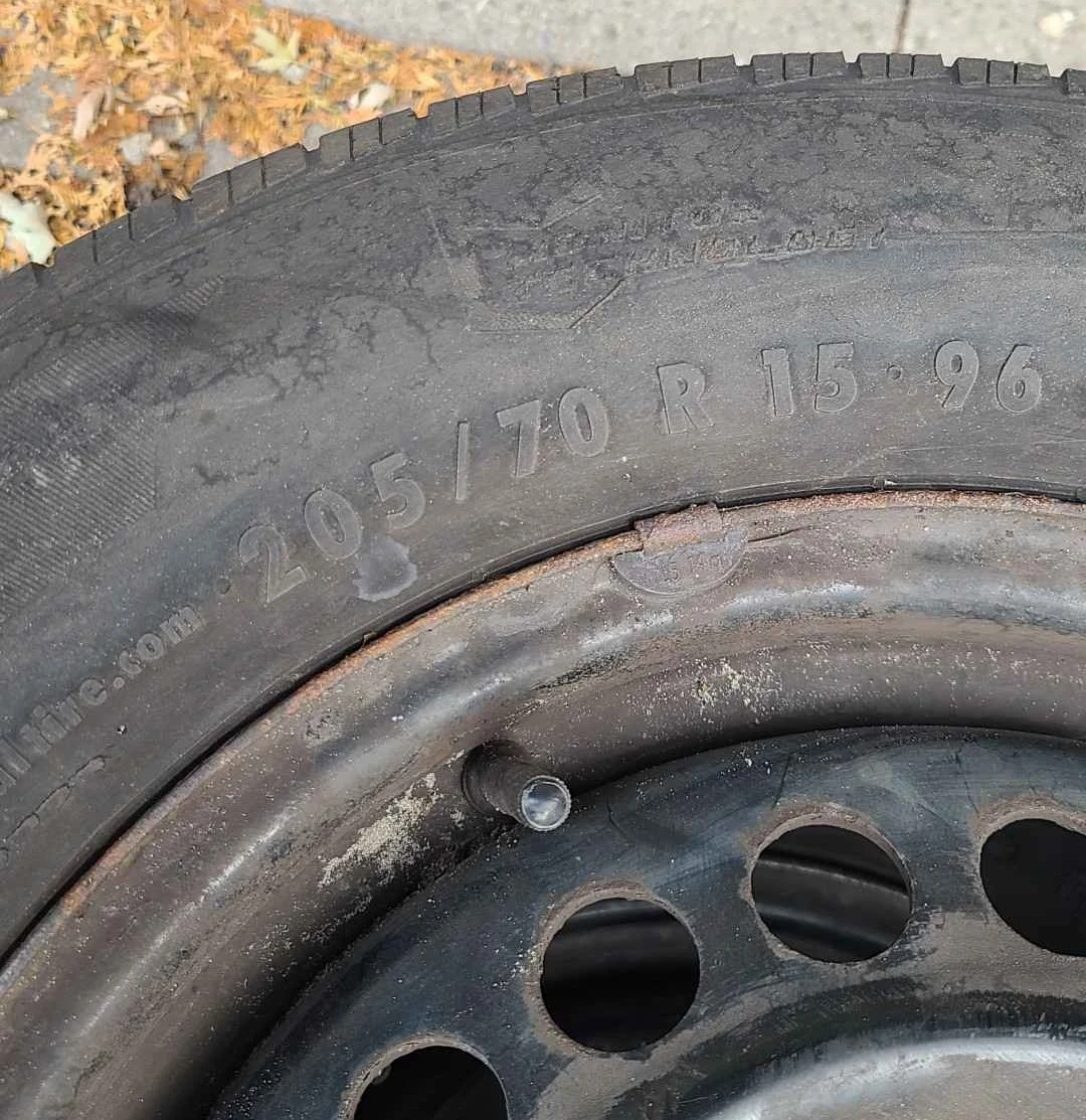 General AltiMAX RT43 205/70R15 Winter Tires - photo 2