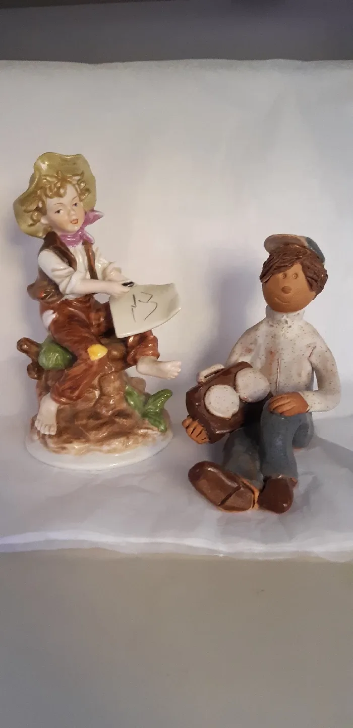 2 Unique Figurines thumbnail