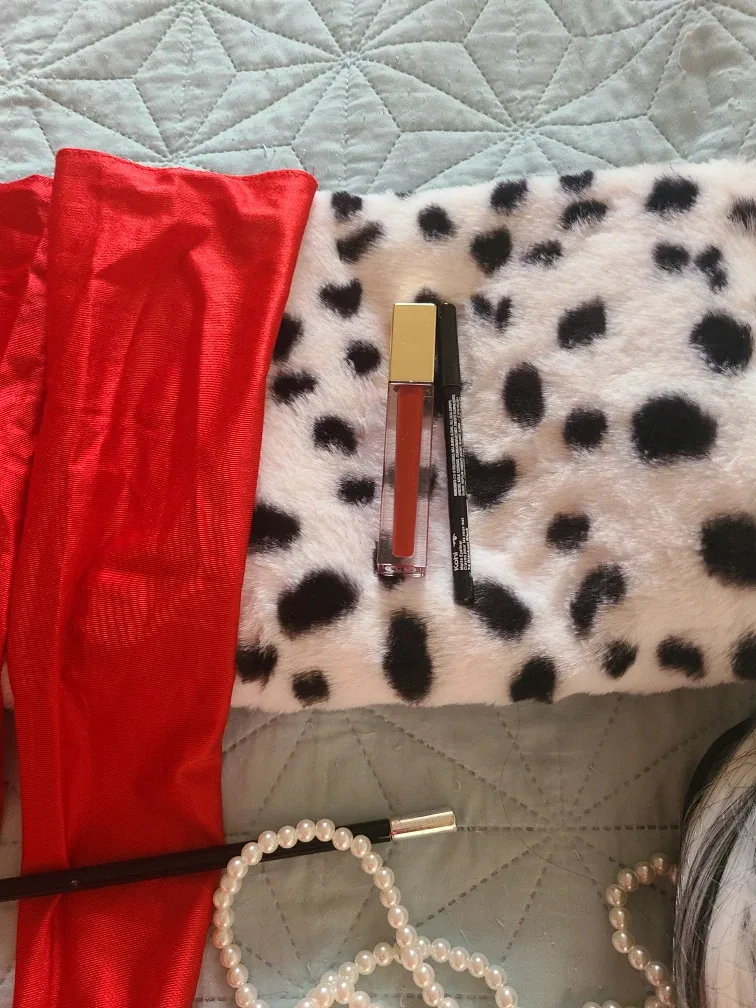 Cruella Deville Costume Set image indicator(2)