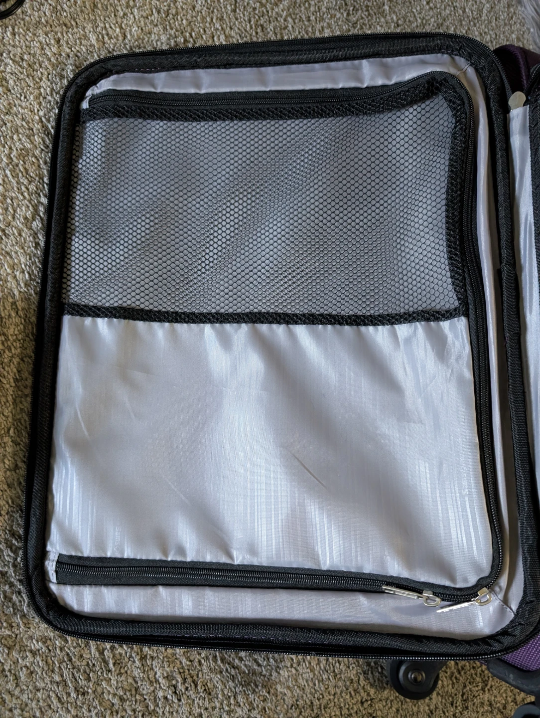 Samsonite carry-on suitcase - photo 4