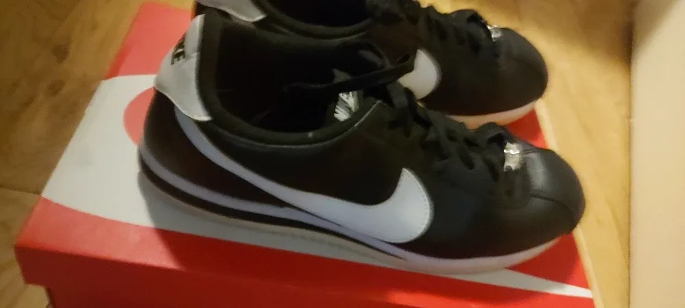 Nike Cortez Basic Leather Black/White - Size 10 image indicator(5)