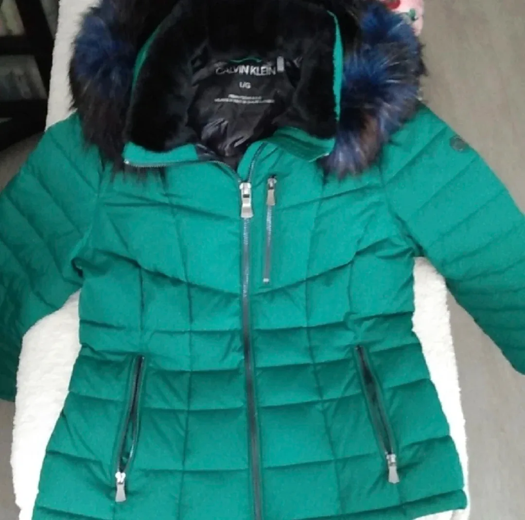 Ladies  green emerald Calvin Klein  puffer jacket image indicator(6)