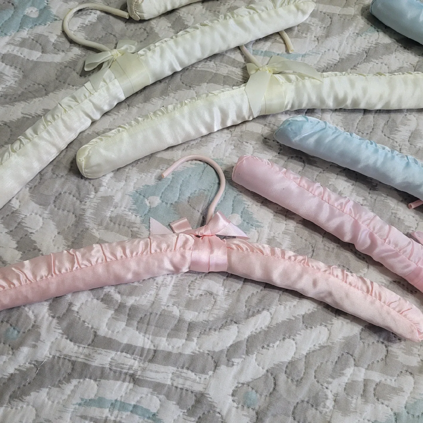 Lot Set of 7 Soft Padded Satin 15" - 16" Vintage Hangers image indicator(8)