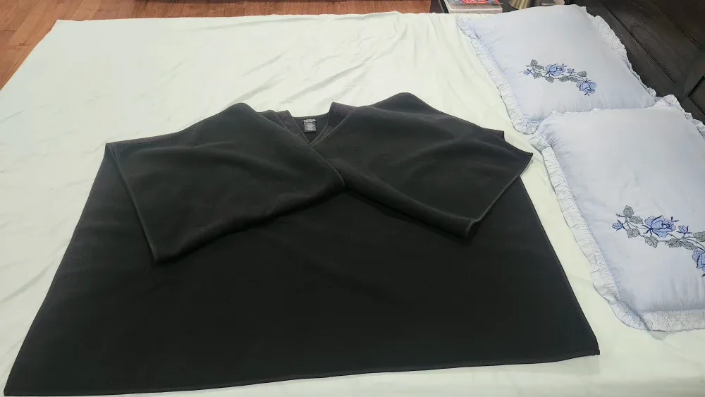 Brand new Poncho - Burgundy, Red, Grey image indicator(4)