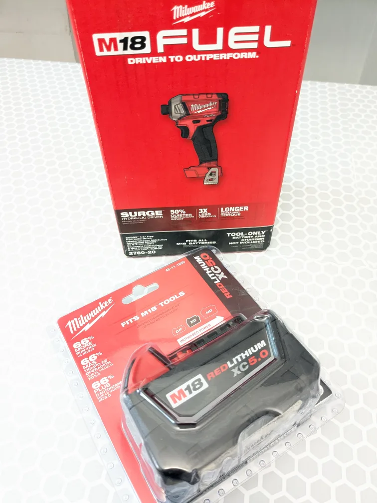 M18 Milwaukee FUEL -SURGE Hydraulic Impact + Battery