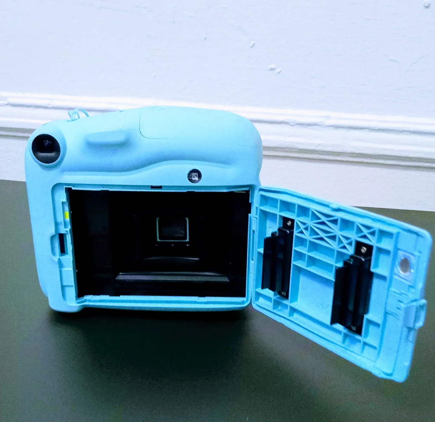 Fujifilm Instax Mini 11 Camera. image indicator(4)