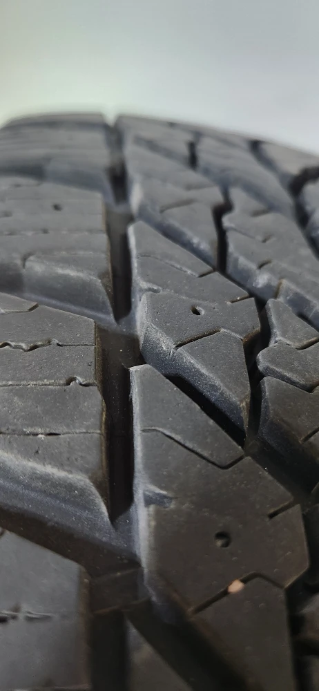Goodyear Winter Tires on Rims 225 65 R17 - photo 4