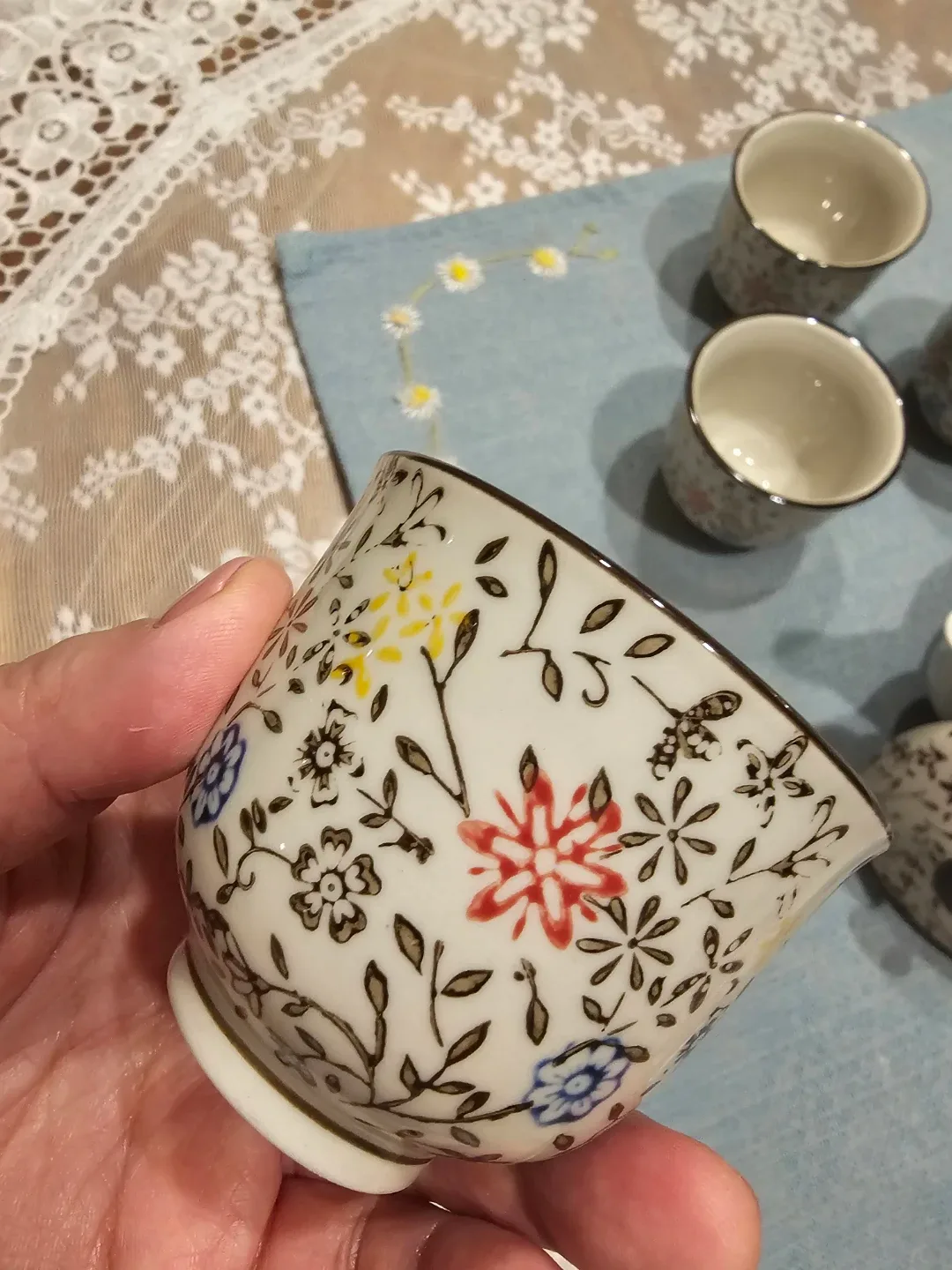 2Tea Set with Floral Design image indicator(4)