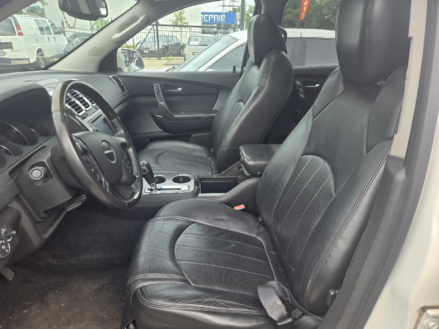 **2012 GMC ACADIA** RELIABLE 3RD ROW SUV - photo 4