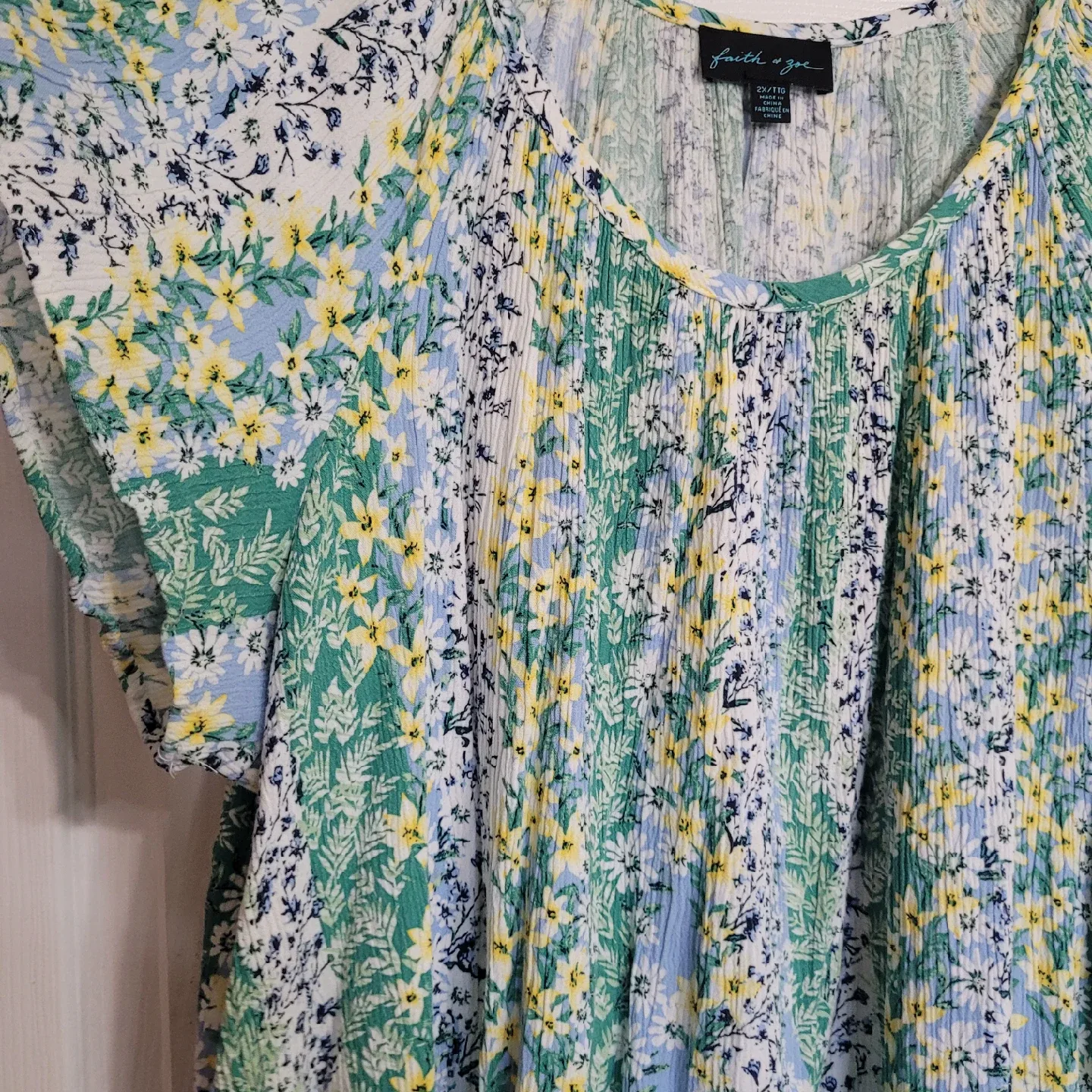 Ladies Size 2X Top image indicator(6)