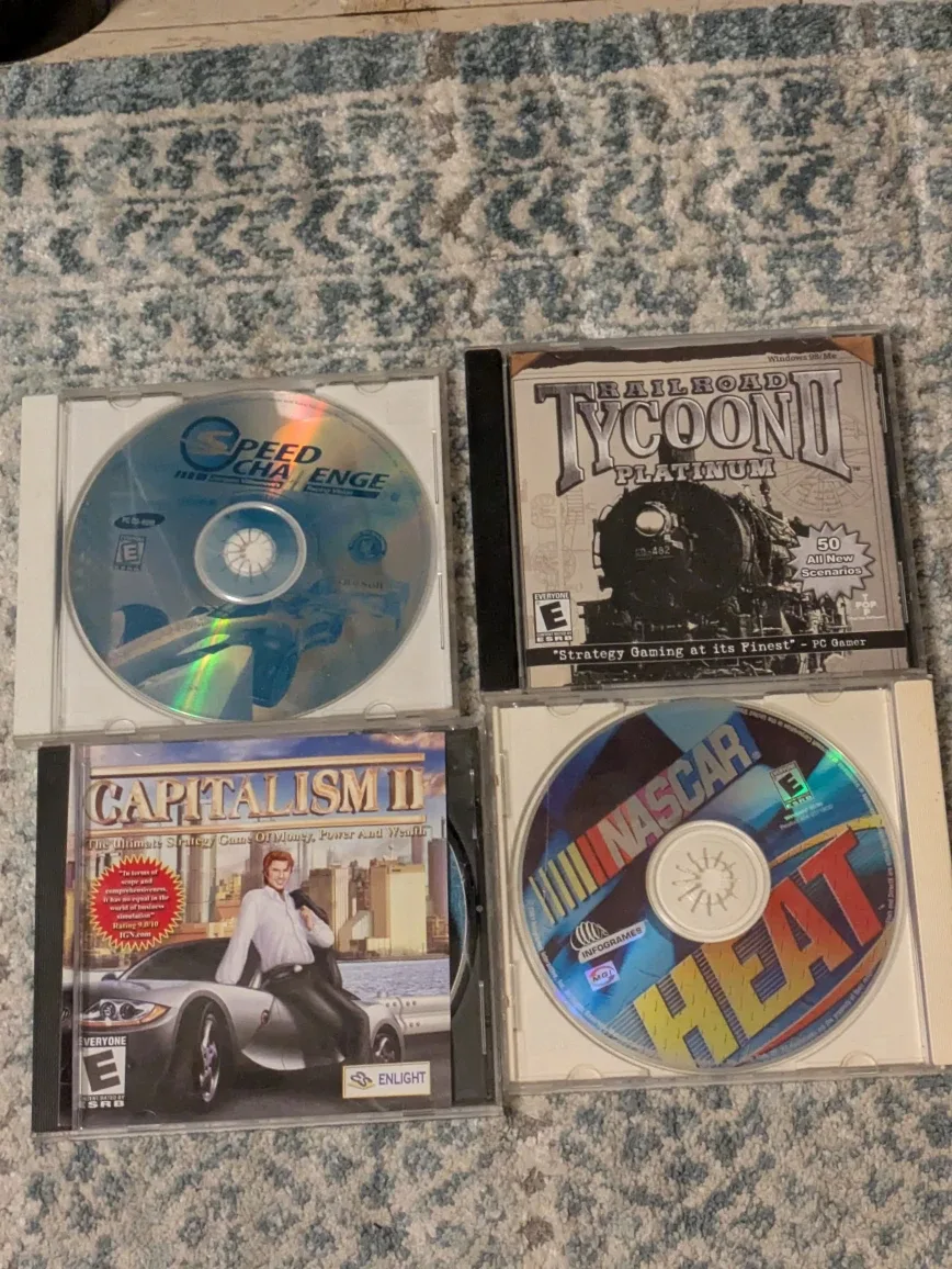 Mixed Lot of PC Games - Tiger Woods PGA Tour, Sims image indicator(4)