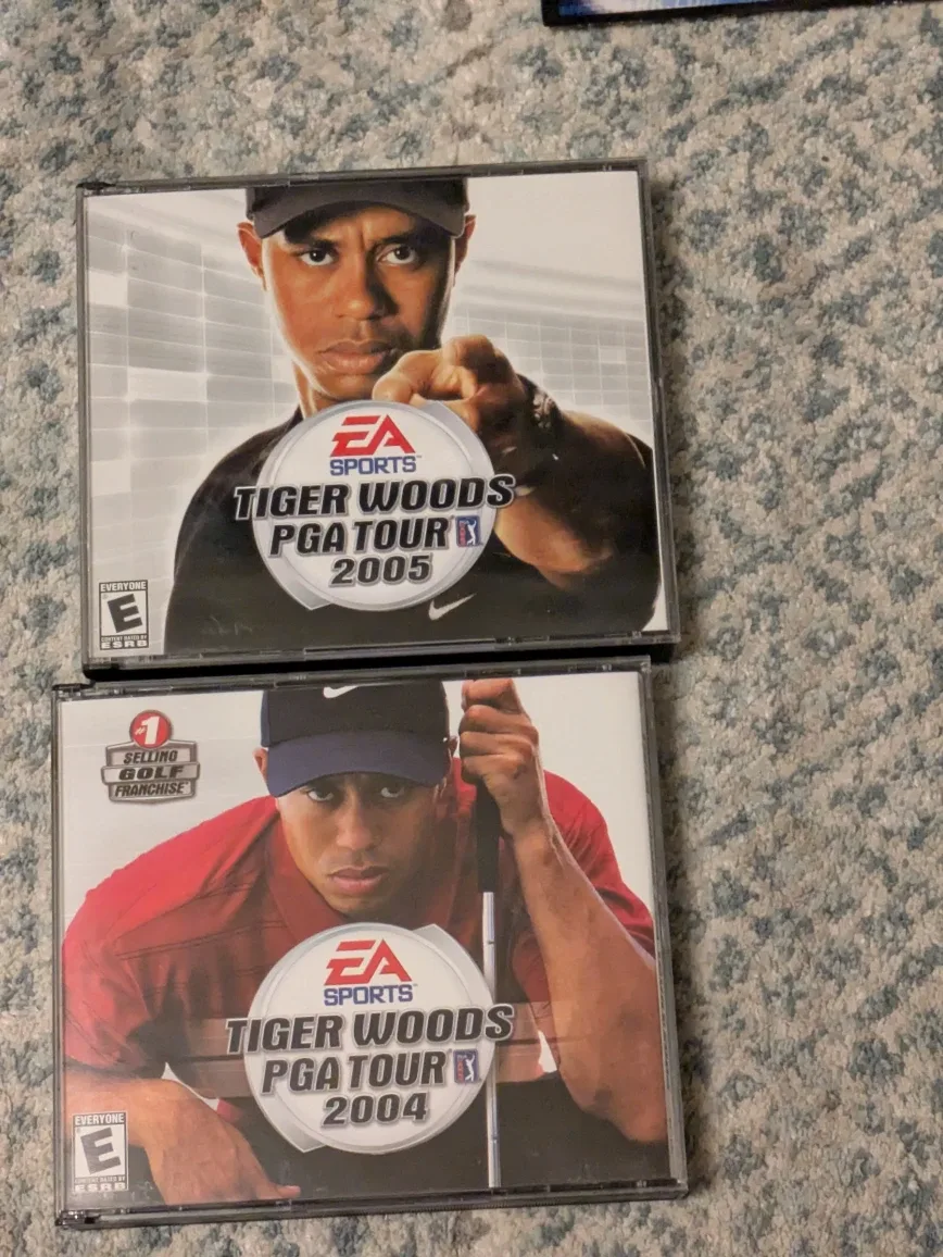 Mixed Lot of PC Games - Tiger Woods PGA Tour, Sims image indicator(7)