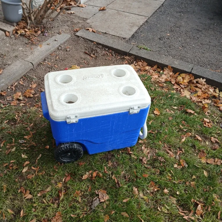 Various Items: Lululemon Top, WinFun Playset, Coleman Cooler