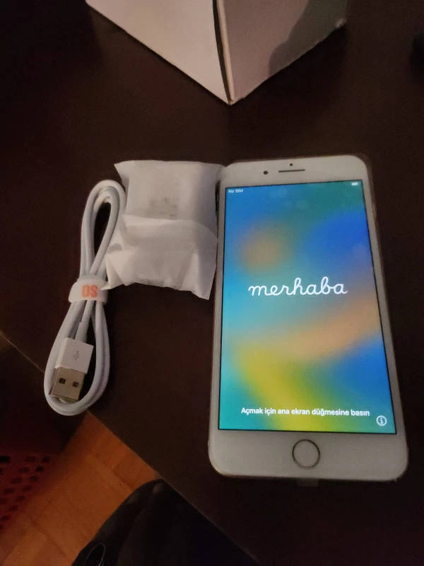 iPhone 8 - White