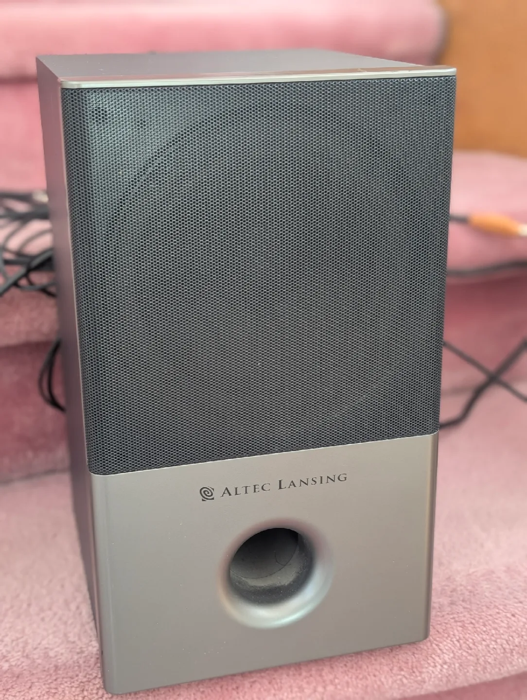 Altec Lansing VS4121 Powered Audio System image indicator(2)