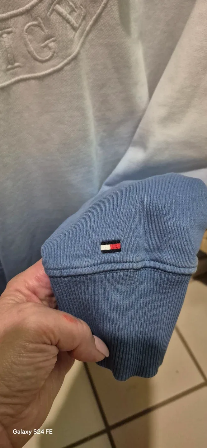 Ladies  new TH hoddie size small image indicator(4)