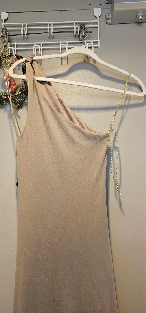 One-Shoulder Maxi Dress image indicator(2)