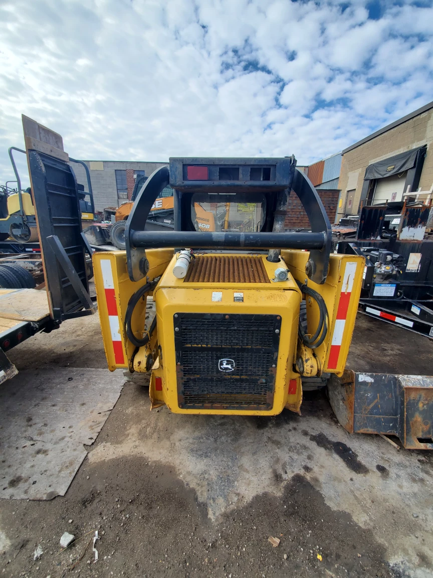 John Deere 317 Skid Steer Loader - photo 3