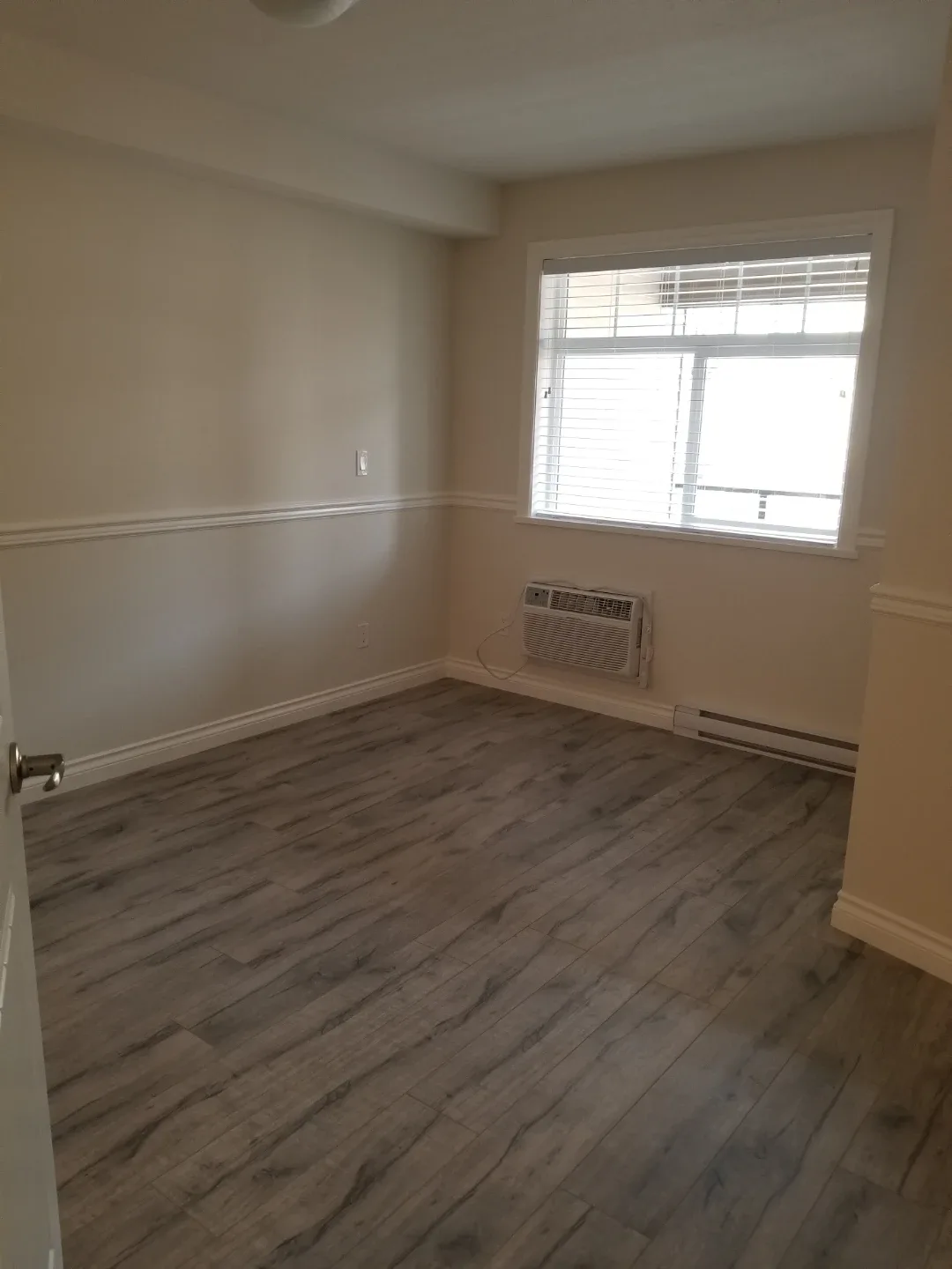 2 beds 1 bath Apartment for rent image indicator(2)