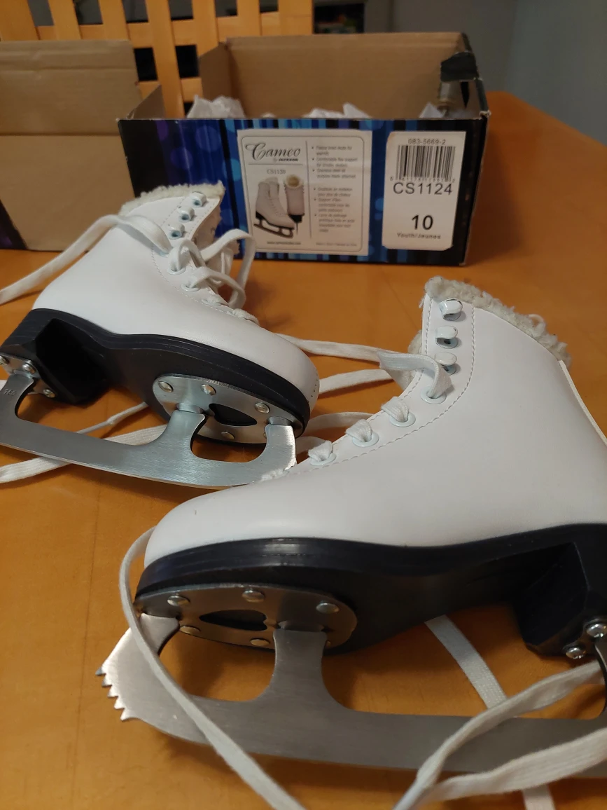 Like New! Youth Size 10 Cameo by Jackson Figure Skates w/ Box - photo 2