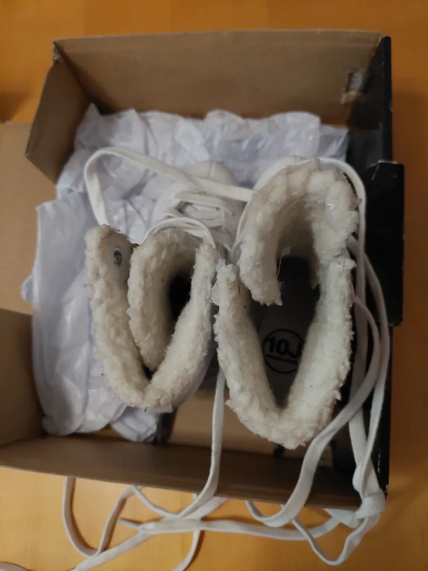 Like New! Youth Size 10 Cameo by Jackson Figure Skates w/ Box image indicator(4)