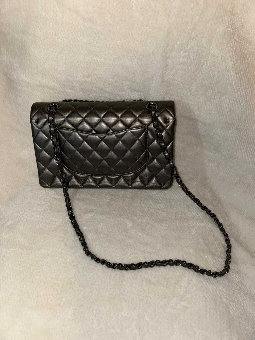 Chanel Classic Flap Bag brand new image indicator(9)
