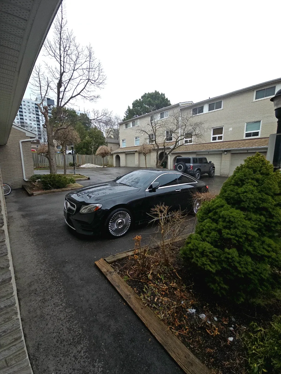 Multi spoke 19" Rims + micheline Sports plus A/S tires image indicator(2)