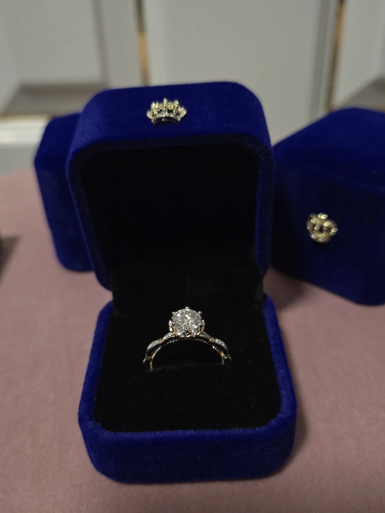 1.0carat Luna Rose Moissanite Diamond Ring