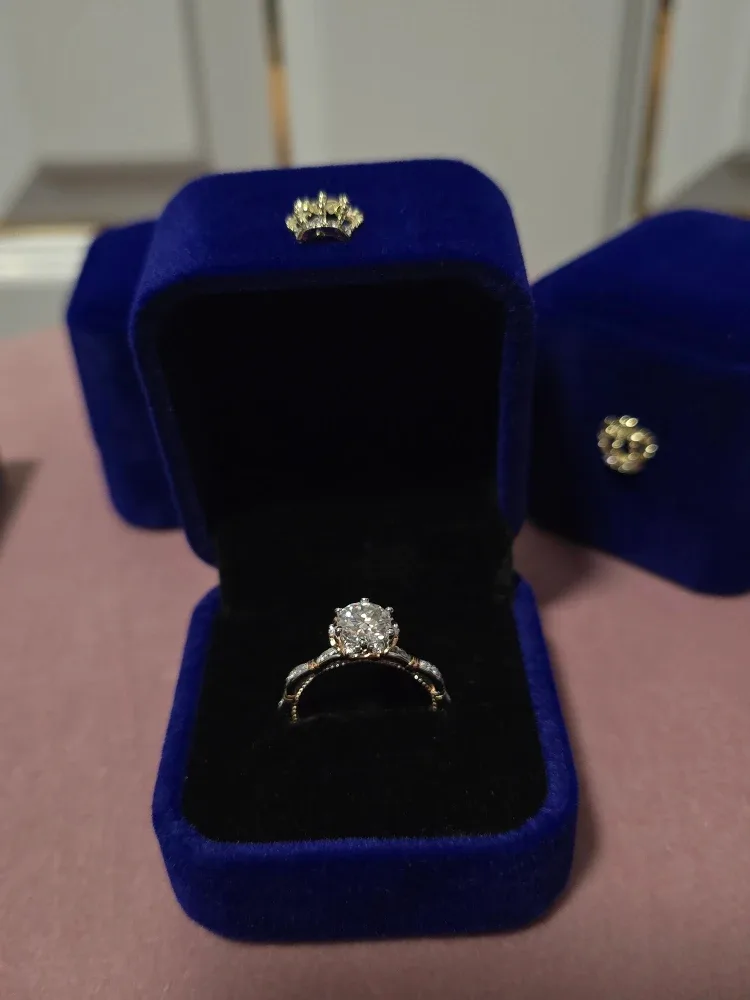 1.0carat Luna Rose Moissanite Diamond Ring