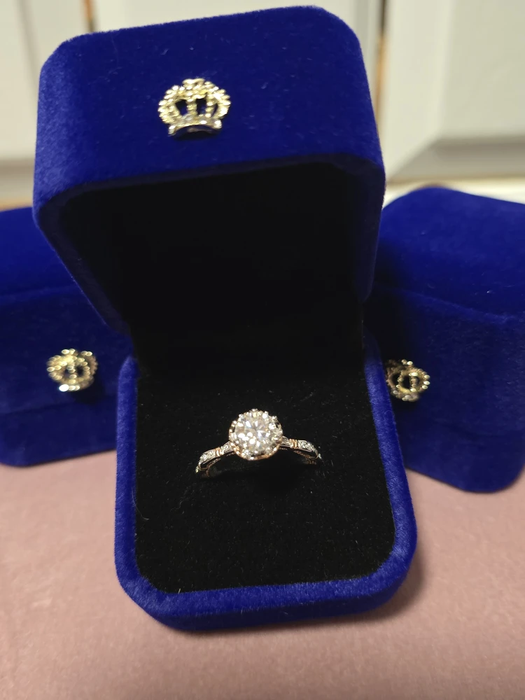 1.0carat Luna Rose Moissanite Diamond Ring - photo 2