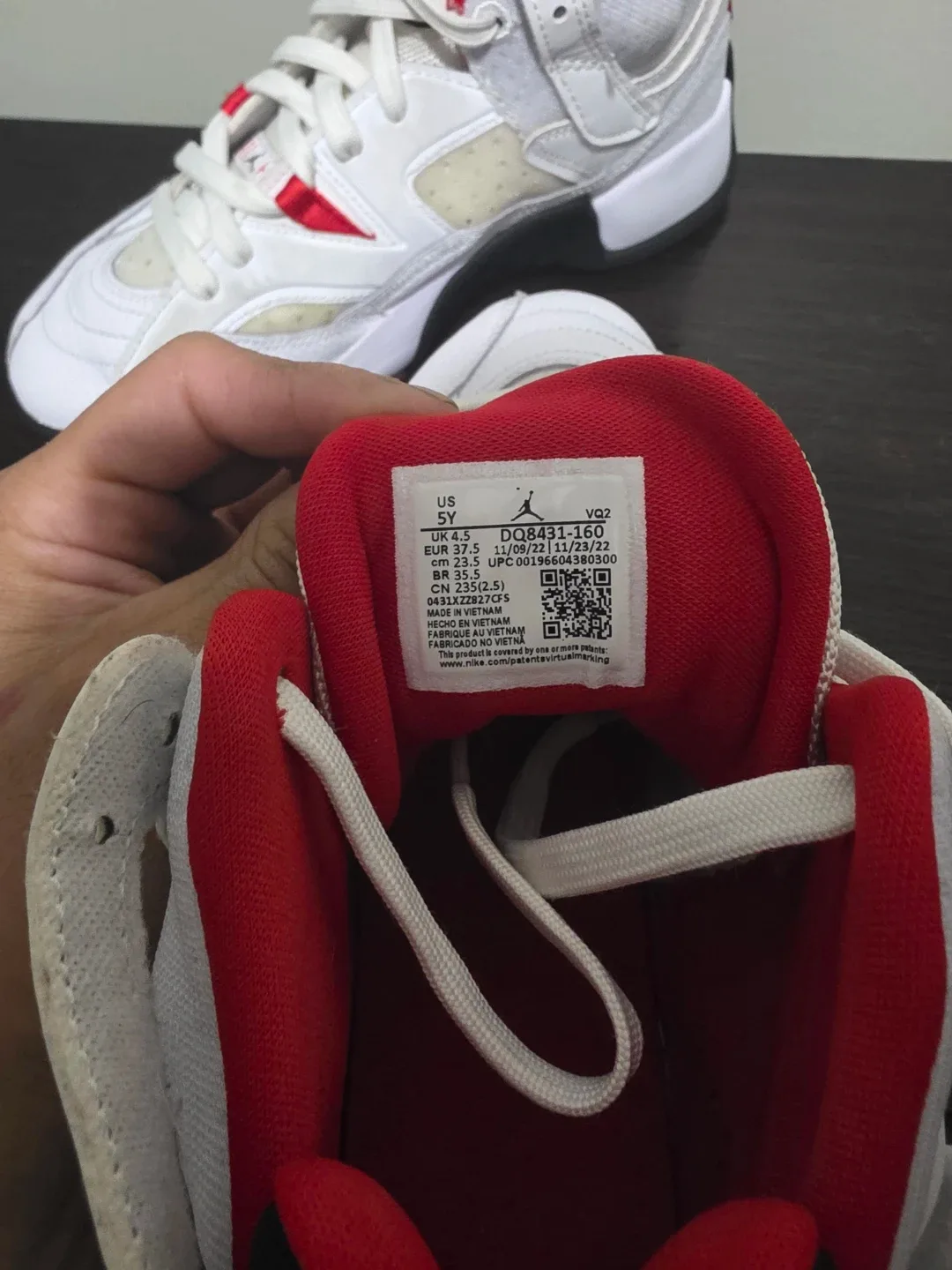 Air Jordan True Flight White/Red - US 5Y image indicator(4)