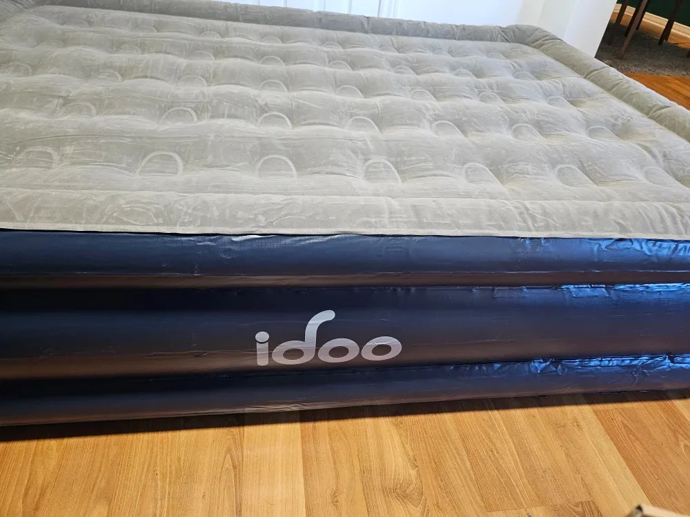 Queen Size Air Mattress with Built-in Pump image indicator(10)