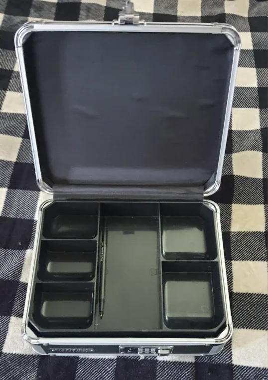 Vaultz Locking Storage Box image indicator(2)