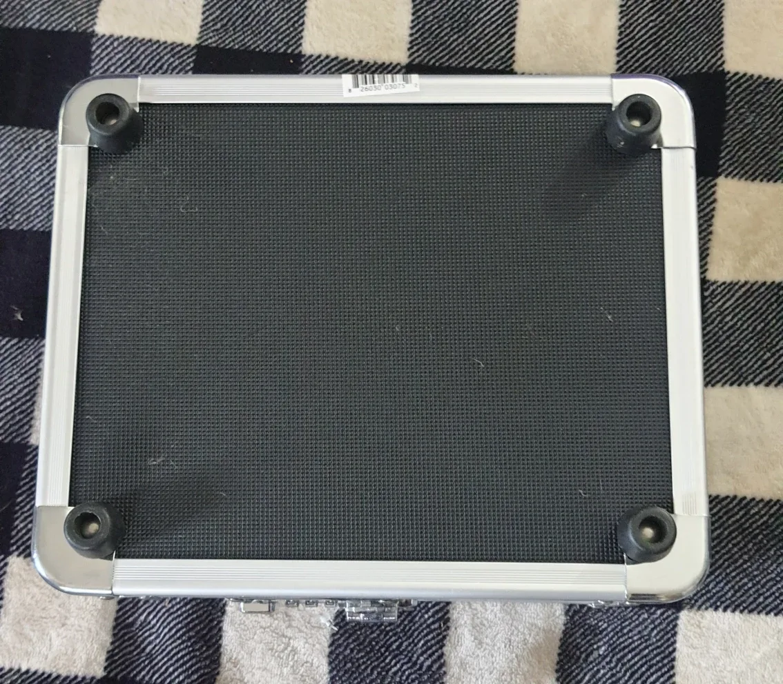 Vaultz Locking Storage Box image indicator(5)